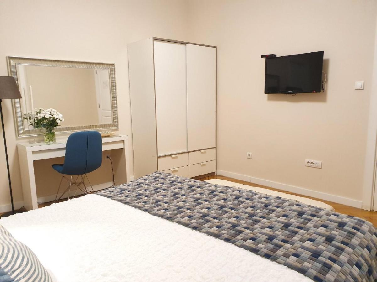 Urban Downtown Apartment Belgrado Esterno foto